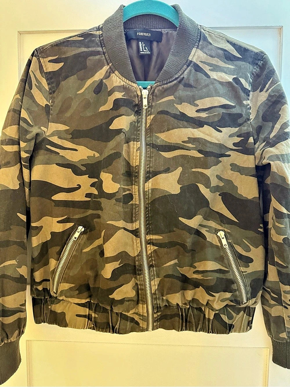 Forever 21 Women'Small Camo Bomber Jacket in Green & Brown Size Small Like